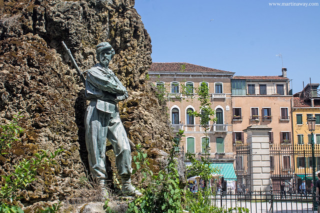 fantasma dei giardini della Biennale