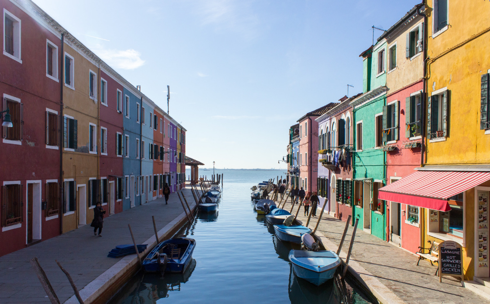 Picture of Burano canal with colorful houses